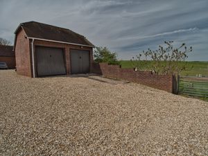 Garage and Parking - click for photo gallery